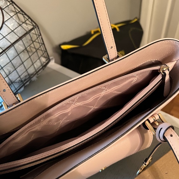 Michael Kors purse in Pink - Picture 3 of 14